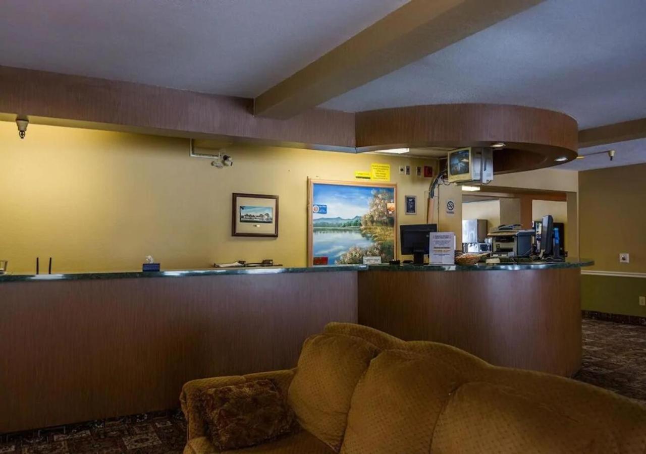 Norwood Inn Minneapolis Roseville Zewnętrze zdjęcie